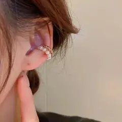 ゴールド　パール風　イヤーカフ　おしゃれ　レディース　シンプル　片耳用