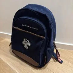 TOMMY HILFIGERトミーフィルフィガー　ワッペン付きネイビー リュック