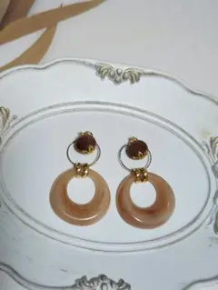 ピアス　(大きめ)　フロッキー加工ビーズ&天然石調リング