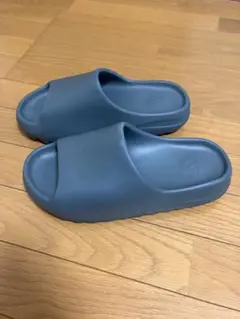 YEEZY Slide 