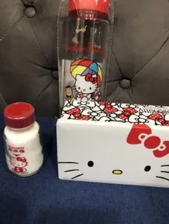 ハローキティ 資生堂コラボのクリアボトル 500ml＆サンリオ展の塩＆クッキー缶