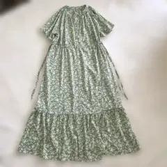 ロングワンピース 前あき フレア 小花柄 総柄 Mサイズ