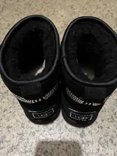 アグ　UGG ムートンブーツ　リボン　キラキラ　黒　5