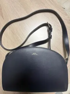 極美品!! COLE HAAN ハーフムーン ショルダーバッグ ブラック - メルカリ