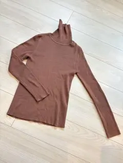 GU タートルネックセーター Sサイズ ブラウン