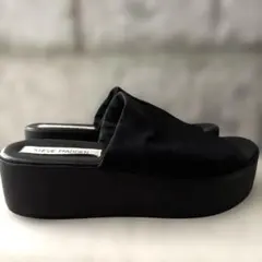 【美品】 STEVE MADDEN イタリア製　プラットフォームサンダル 厚底黒のサムネイル