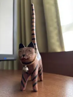 猫の木彫フォークアート