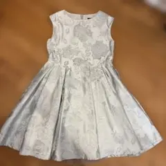 BeBe シルバー 花柄刺繍 ノースリーブ　ドレス 140