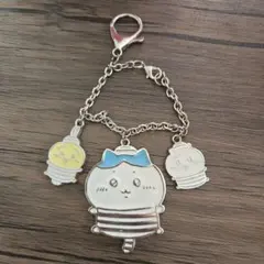 ちいかわ　バックチャーム　うさぎ　ハチワレ