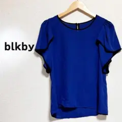 blkby ブラック　マウジー　ブラウス 青 ブルー　半袖 フリルのサムネイル