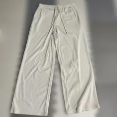 GUホワイト ワイドパンツ