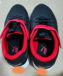 PUMA キッズ スニーカー ブラック レッド
