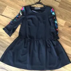 tocco closet 花柄刺繍シースルー袖ワンピース フリー ブラックのサムネイル
