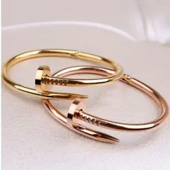 ♡送料込☆ おしゃれな♪ 釘型 ブレスレット    (シルバー)