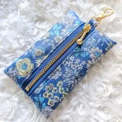 キーケース　リール付きキーホルダー　LIBERTY風花柄ラミネート
