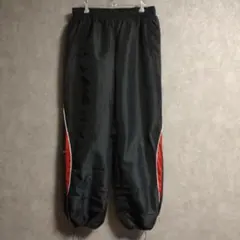 ブラック/レッド 裾絞りパンツ