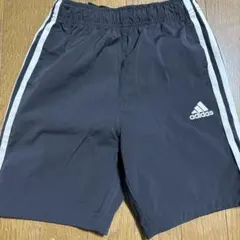 adidas 半ズボン 130サイズ 黒
