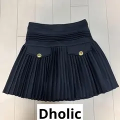 黒のプリーツスカート