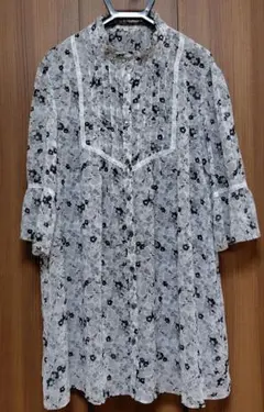 C☆C様お値下げ依頼のお品ですTRANS WORK 花柄七分袖チュニック表記44