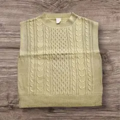 ⭐︎美品⭐︎ ライトグリーン ケーブル編み ニットベスト　春色