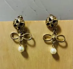リボンモチーフ ゴールドカラーピアス パール イミテーション