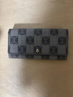 rt様】LOEWE 二つ折り財布 アナグラム レザー ネイビー ブラック