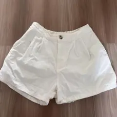 ホワイト　ショートパンツのサムネイル
