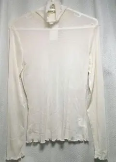 新品未使用　タートルネックシアートップス　ホワイト系　訳あり