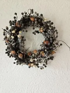 木の実のリース
