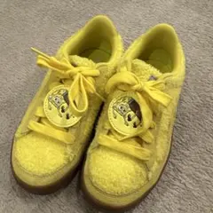 スポンジ・ボブ×PUMAの2023年コラボのキッズ用スニーカー