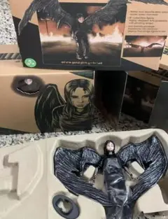 ビリー・アイリッシュ フィギュアセット ビリー・アイリッシュのMVを再現した2体のフィギュア発売決定