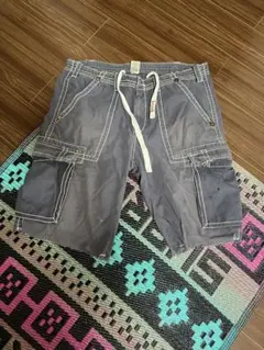 【古着】TRUE RELIGION カーゴショートパンツのサムネイル