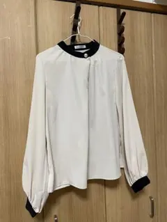 アイボリーリボン付き長袖ブラウス