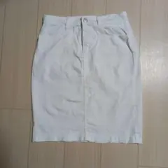 ホワイト タイトスカート ひざ丈　M　美品