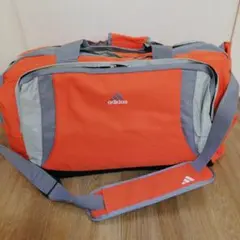 【old adidas】y2k 80sスクールバッグ ボストン　デサント期　赤紺 80s アディダス スクールバッグ デサント期 ボストン グレー 赤 - メルカリ