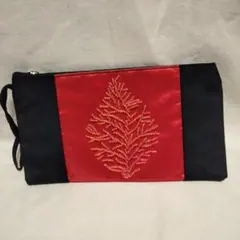 特別価格!ポーチ　ビーズ刺繍　赤