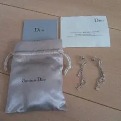 Christian Dior ロゴチャームピアス