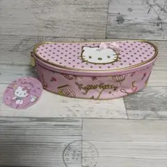 新品　ハローキティ ドット柄ポーチ