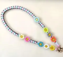 ouga08297様　ネックストラップ　ハート編み　パラコード　にこちゃん花