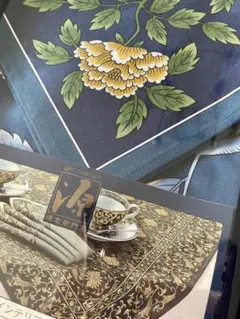 源右衛門窯 セット品 緑彩葡萄絵角皿、ハンカチ、テーブルセンター