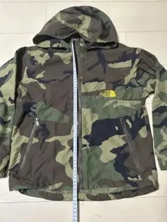 THE NORTH FACE ウィンドブレーカー キッズ　140 迷彩