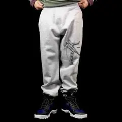 新品 ドルク 囚人 砲丸投げ バンクシー風グラフィティ スウェットパンツ