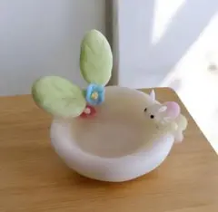 動物と植物の置物