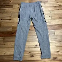 PUMA グレー スウェットパンツ