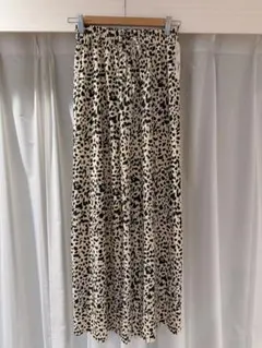 【新品タグ付】cocaウェーブプリーツパンツ