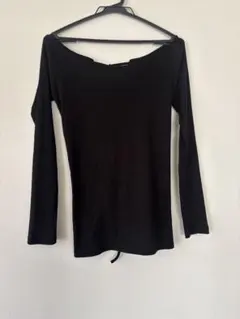 ブラック オープンバックオフショルダー 長袖 トップス