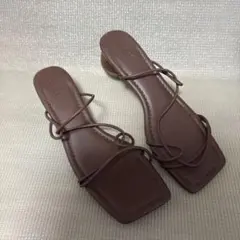 美品　ROPÉ ミドルヒールストリングサンダル　24.5 ダークブラウン　ロペのサムネイル