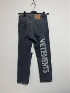 VETEMENTS ブルー＆ブラック Big Shape ジーンズ VETEMENTS Big Shape ジーンズ | ブルー | FARFETCH JP