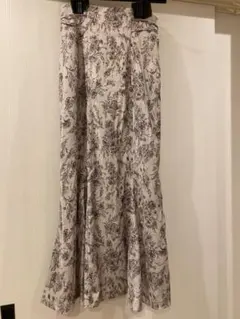 リリアンカラット　フラワーマーメイドスカート