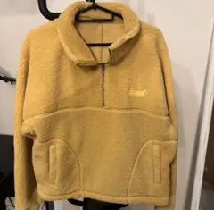 BLESSUのイエローフリースハーフジップジャケット